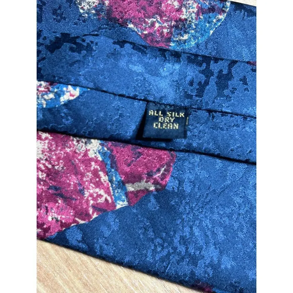 VTG Retro Design Studios Men's Necktie 100% Silk Abstract Floral Navy Blue Red